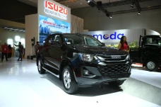 Isuzu D-Max Rodeo vs...