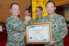 Lima Satker TNI Raih...