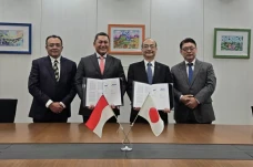 Ekspansi ke Jepang,...
