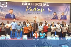 Hadiri Baksos di Gereja...