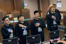 Delpedro Cs Ajukan Kontra...