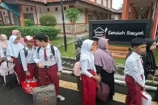 46.000 Siswa Tahun Ini...