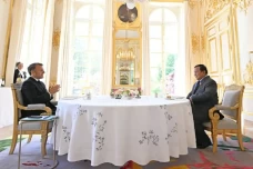 Prabowo dan Macron Bahas...