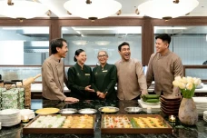 Hadirkan Suasana Makan...