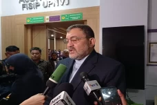 Kedubes Iran: Donasi...
