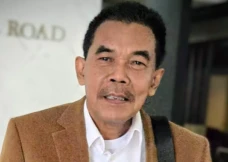 Strategi Politik Dua...