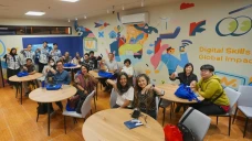 MAXY Academy Luncurkan...