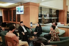 Stafsus Menag Dialog...