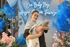 Adik Ayu Ting Ting Melahirkan,...