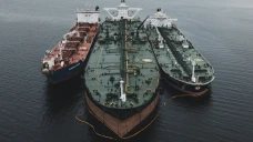 Dua Tanker Raksasa Iran...