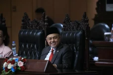 Cadangan Beras Hampir...