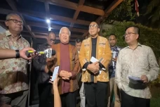 Din Syamsuddin Desak...