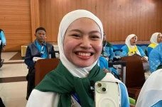 Gantikan Almarhum Ayah,...