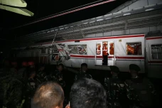 25 Perjalanan KA Jarak...
