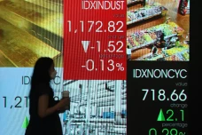 IHSG Diramal Masih Rentan...