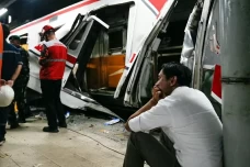 Desakan Mundur Dirut...