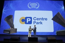 Centrepark Raih WOW...