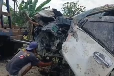 Tragis, Mobil Rombongan...