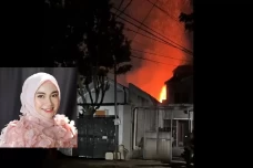 Rumah Anisa Rahma Terbakar,...