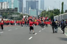 Penuhi Jalan Arteri,...
