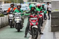 Prabowo Pangkas Tarif...