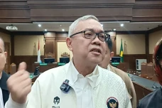 Kasus Korupsi LNG, Hari...