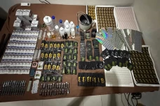 Polisi Bongkar Lab Vape...