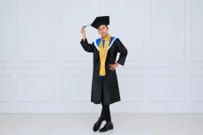 Wisudawan Termuda Undip...