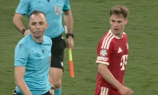 Dipimpin Wasit Kontroversial,...