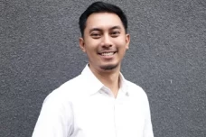 Pendidikan di Antara...