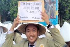 Kisah Deni Maulana,...