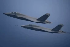 Jet Tempur Siluman J-35AE...