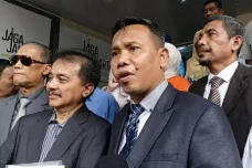 Roy Suryo Jalani Wajib...