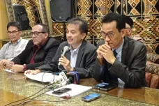 Roy Suryo Ungkap Kejanggalan...