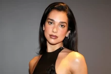 Dua Lipa Gugat Samsung...