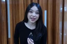 Anneth Delliecia Ungkap...
