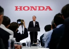 Strategi Honda Lawan...