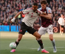 Aston Villa Hancurkan...