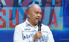 Kritik dalam Film Pesta...