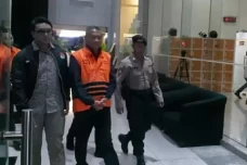 KPK Periksa 9 Saksi,...