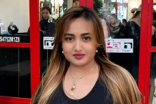 Lina Mukherjee Cerita...
