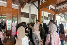 Mahasiswa UNS Diajak...