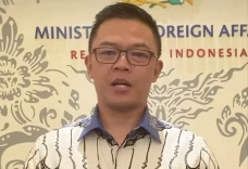 Menlu Sugiono Kecam...