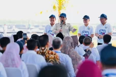Prabowo: Perang di Mana-mana,...