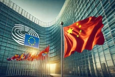 China Ancam Sanksi atas...