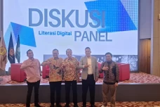 Hadapi Dampak Negatif...