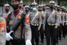 Usia Pensiun Polisi...