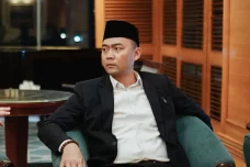 Sesalkan Pembubaran...