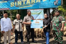 MNC Peduli Serahkan...