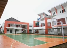 Kejar Tahun Ajaran Baru,...